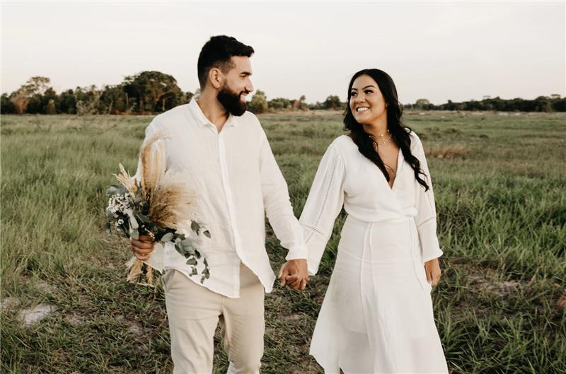 Happy couple eloping in Adelaide